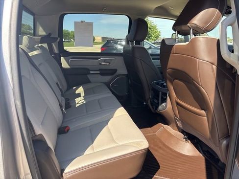 Used 2025 RAM 1500 Laramie w/ Advanced Safety Group II AWD/4WD image 19