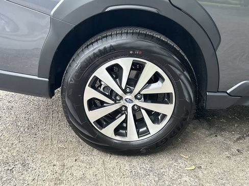 Certified 2025 Subaru Outback Premium AWD/4WD image 12