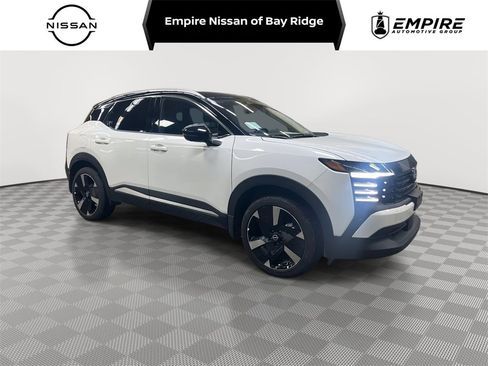 Certified 2025 Nissan Kicks SR w/ SR Premium Package image 1