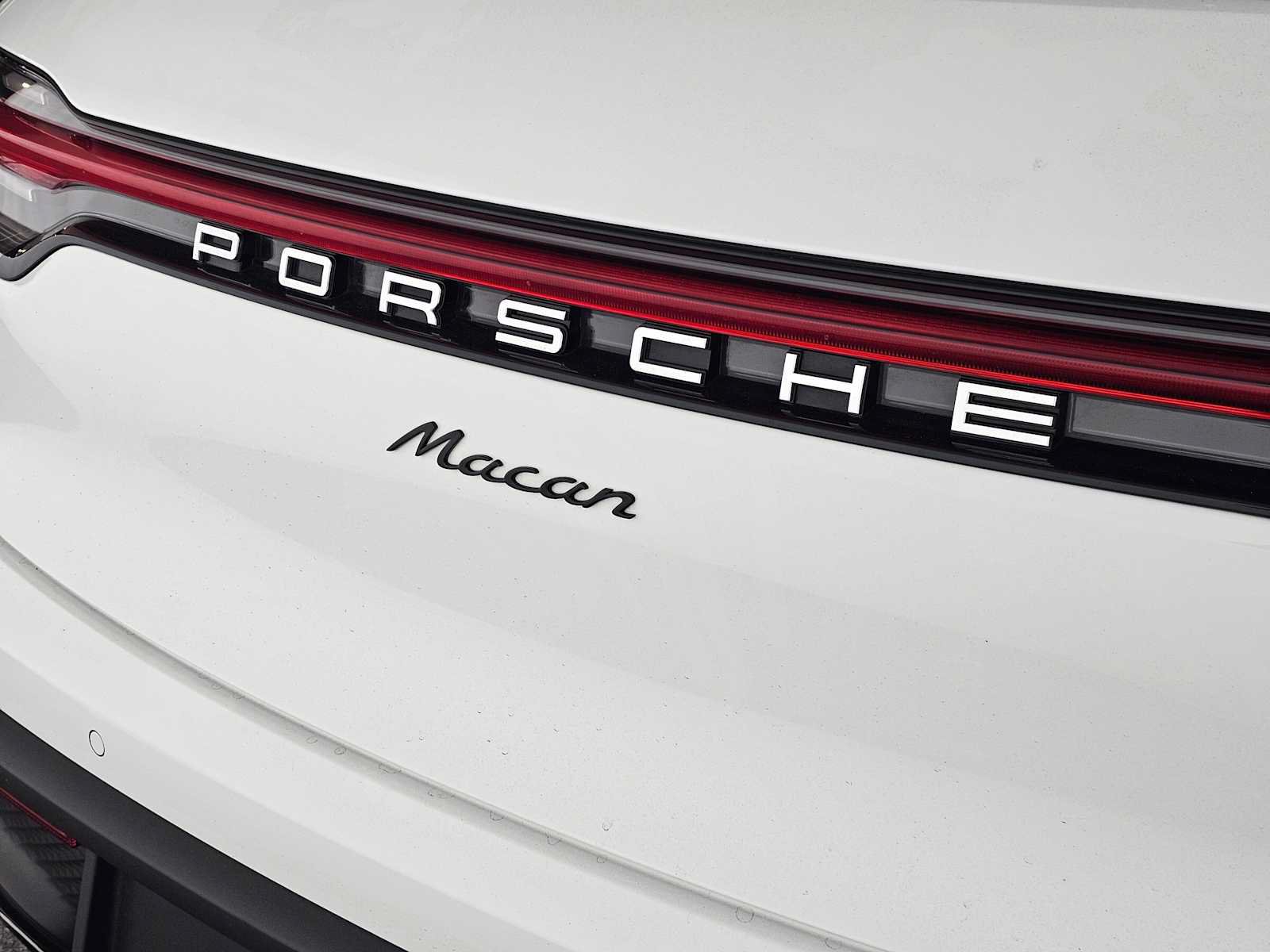 Used 2026 Porsche Macan AWD/4WD image 14