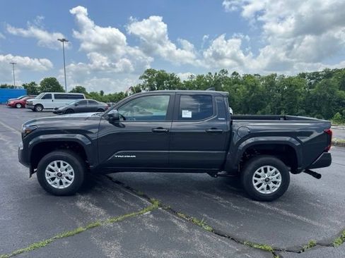 New 2026 Toyota Tacoma SR5 AWD/4WD image 6