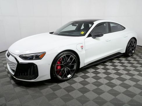 New 2026 Audi RS e-tron GT performance image 27