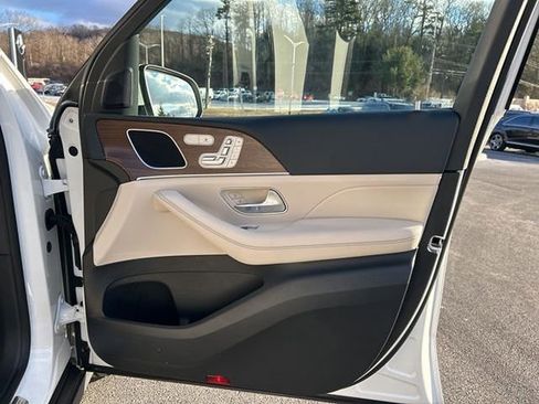 Used 2025 Mercedes-Benz GLE 350 4MATIC image 19