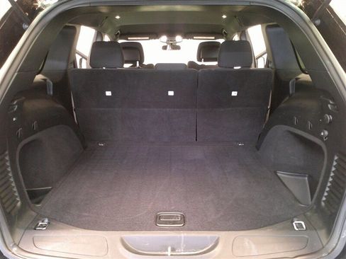 Used 2019 Jeep Grand Cherokee Laredo image 26