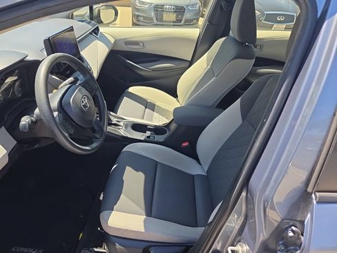 Used 2023 Toyota Corolla LE w/ Carpet Mat Package (TMS) FWD image 10