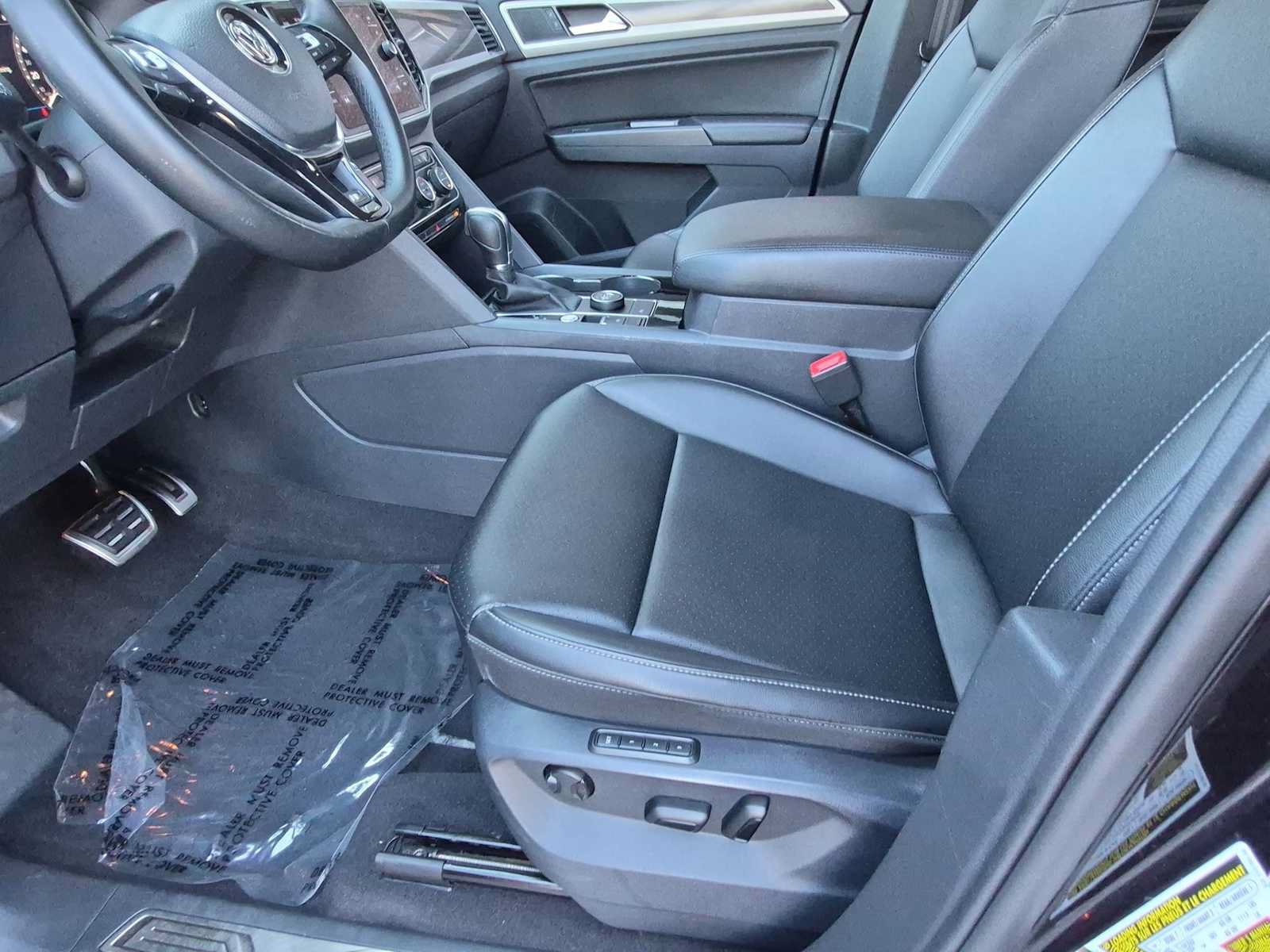 Used 2019 Volkswagen Atlas SEL R-Line AWD/4WD image 16