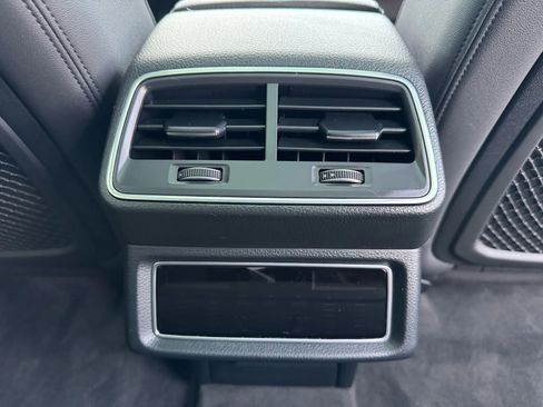 Used 2021 Audi e-tron Premium Plus w/ Premium Plus Package image 28