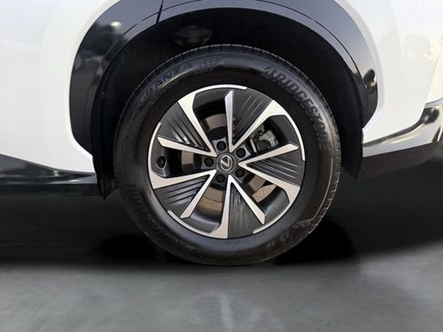 Used 2025 Lexus RZ 450e image 13