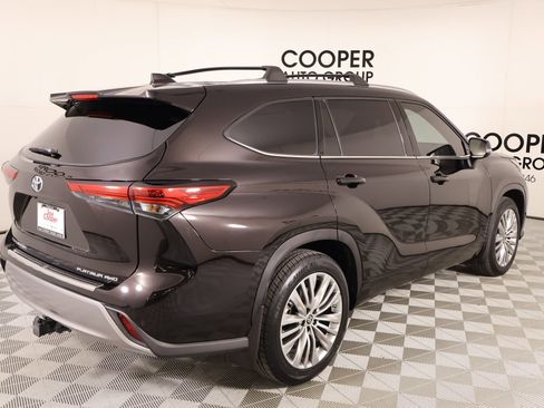Used 2022 Toyota Highlander Platinum image 22