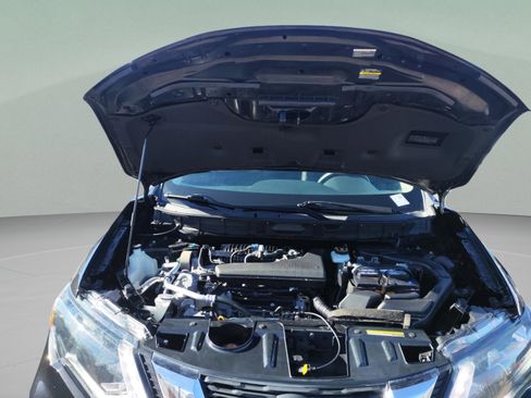 Used 2019 Nissan Rogue S image 20