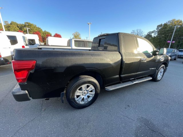 Used 2017 Nissan Titan SV RWD image 8