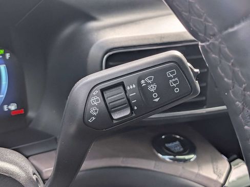 Used 2022 Ford Explorer Platinum w/ Technology Package AWD/4WD image 31
