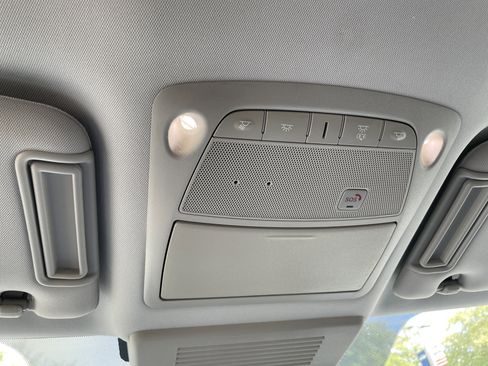 Used 2020 Nissan Armada SL image 25