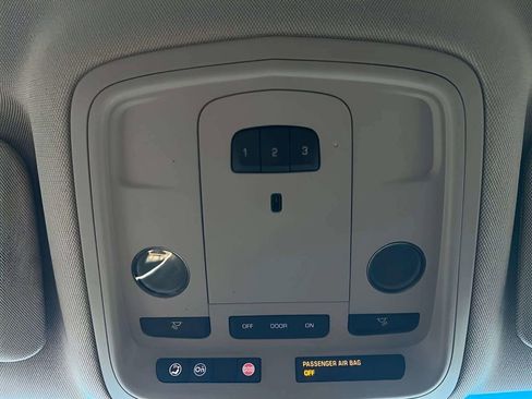 Used 2017 Cadillac XTS Luxury FWD image 27