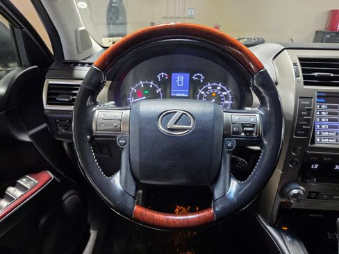 Used 2016 Lexus GX 460 w/ Premium Package AWD/4WD image 31