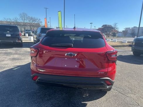 New 2026 Chevrolet Trax RS w/ Sunroof Package FWD image 5