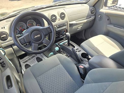 Used 2006 Jeep Liberty Sport AWD/4WD image 10