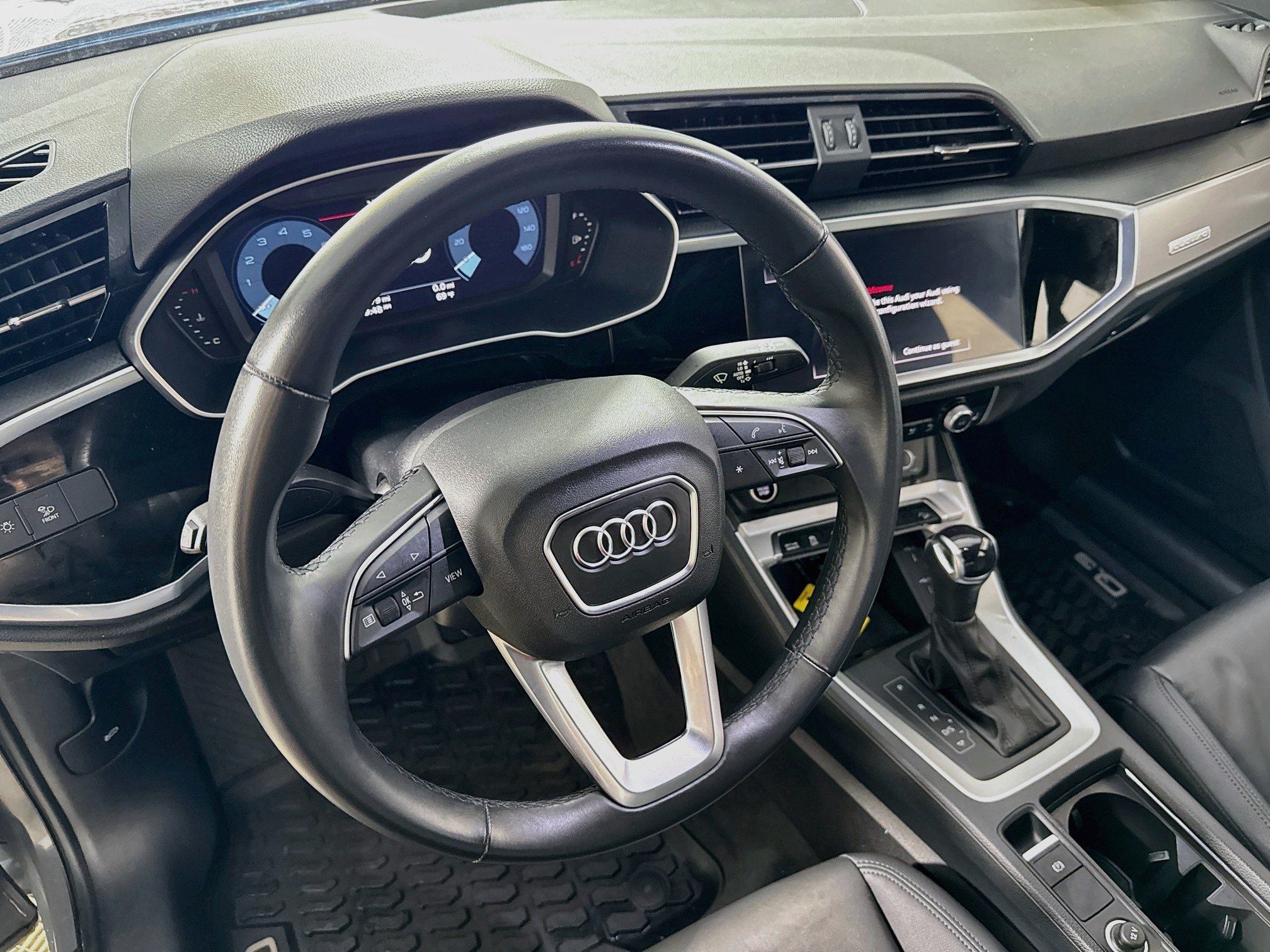 Used 2023 Audi Q3 2.0T Premium w/ Convenience Package AWD/4WD image 12