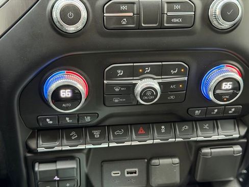 Used 2023 GMC Sierra 2500 AT4 image 20