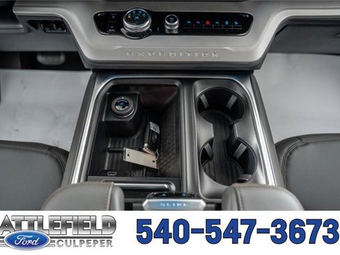 New 2025 Ford Expedition Active image 35