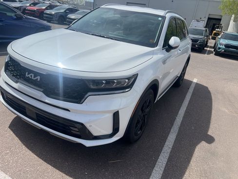 Used 2022 Kia Sorento SX image 2