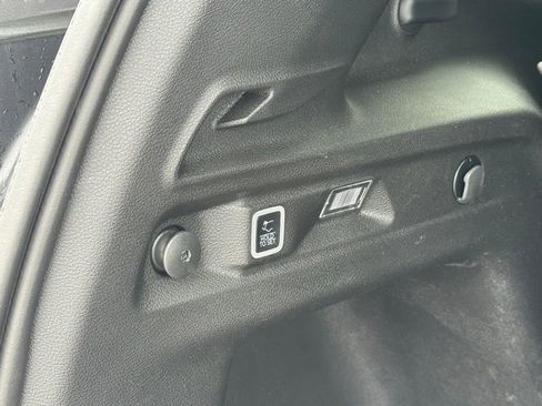Used 2025 Jeep Grand Cherokee L Altitude AWD/4WD image 11
