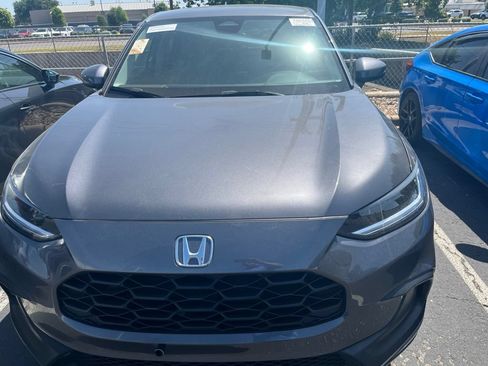 Used 2025 Honda HR-V LX image 2