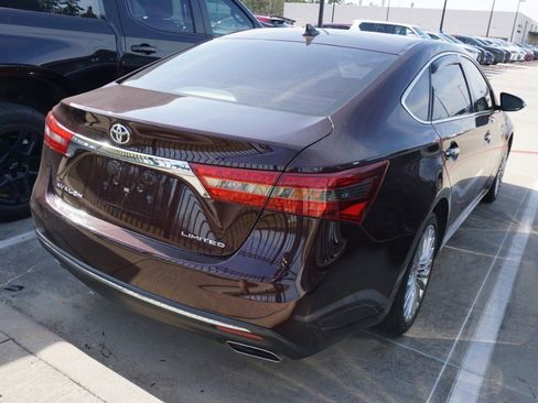 Used 2016 Toyota Avalon Limited image 3