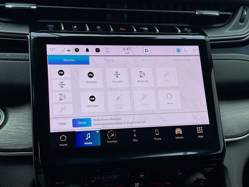 Used 2023 Jeep Grand Cherokee 4WD 4xe image 11