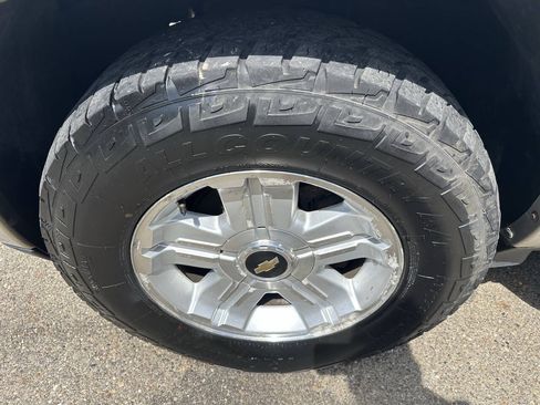 Used 2012 Chevrolet Avalanche LT AWD/4WD image 27