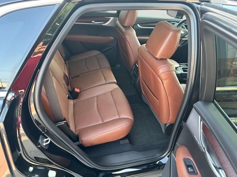 Used 2022 Cadillac XT5 Premium Luxury w/ Technology Package AWD/4WD image 26