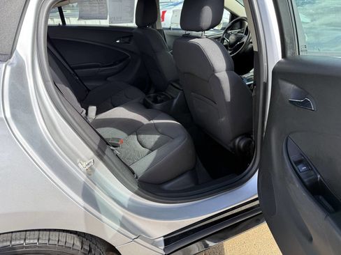 Used 2017 Chevrolet Volt LT w/ Comfort Package image 12