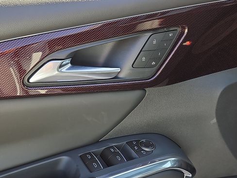 New 2027 Chevrolet Traverse RS FWD image 12