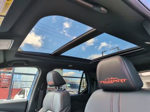 Used 2025 Honda Pilot TrailSport image 31