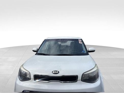 Used 2016 Kia Soul + FWD image 4