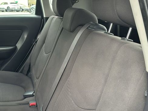 Used 2013 Kia Soul FWD image 28