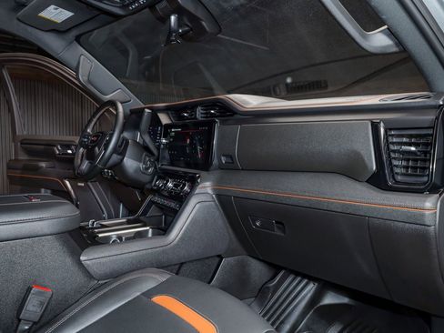 Used 2025 GMC Sierra 3500 AT4 w/ AT4 Premium Plus Package image 21