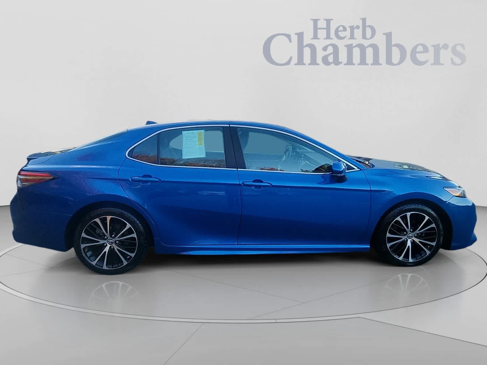 Used 2019 Toyota Camry SE FWD image 13