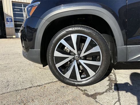 Used 2022 Volkswagen Taos SE image 9