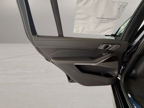 Used 2026 BMW X7 xDrive40i w/ M Sport Package image 23