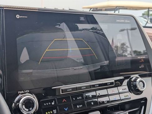 Used 2022 Toyota Highlander Platinum FWD image 20