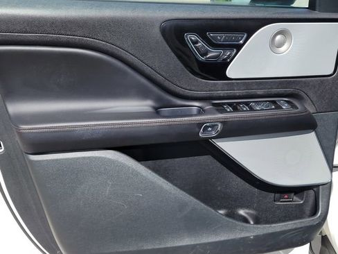 Used 2023 Lincoln Aviator Reserve w/ Equipment Group 201A AWD/4WD image 7