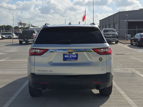 Used 2019 Chevrolet Traverse LT w/ LT Premium Package AWD/4WD image 5