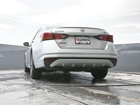 Used 2024 Nissan Altima 2.5 SV image 54
