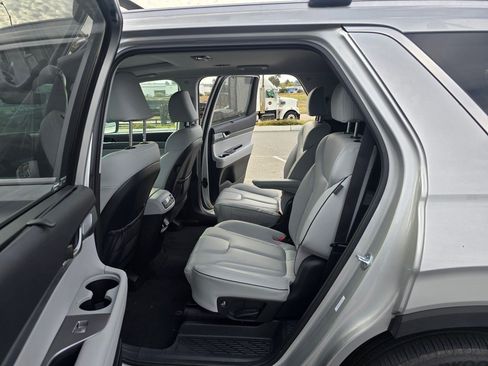 Used 2023 Hyundai Palisade SEL w/ Premium Package image 10