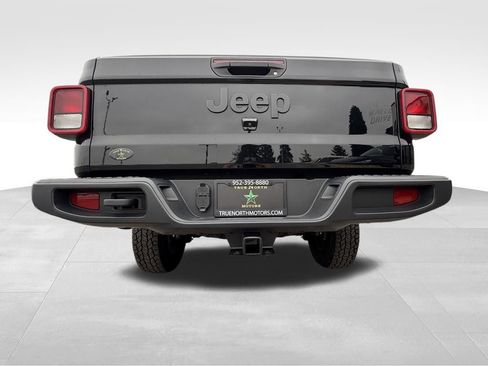Used 2023 Jeep Gladiator Sport AWD/4WD image 11
