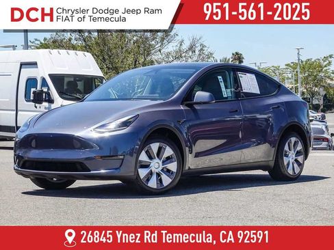 Used 2023 Tesla Model Y Long Range AWD/4WD image 1