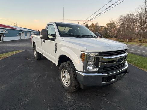 Used 2018 Ford F250 XLT image 3