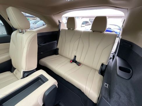 Used 2023 Acura MDX SH-AWD image 25