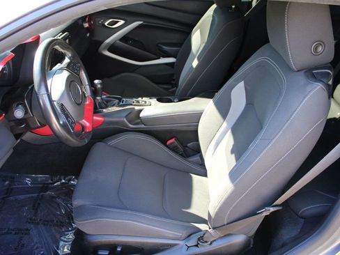 Used 2020 Chevrolet Camaro LT w/ RS Package image 9